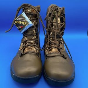 Brand new Nike hunter print edition Goretex size 9 US